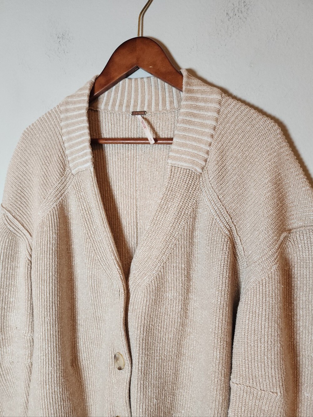 Free People Beige Button V-neck Knit Sweater Cardigan Pockets Small Oversized - Picture 16 of 16